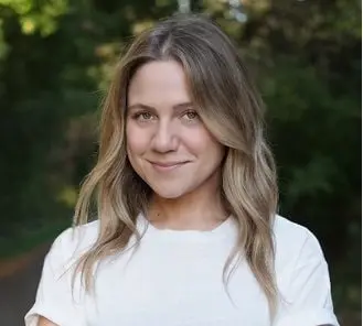 Lauren Collins