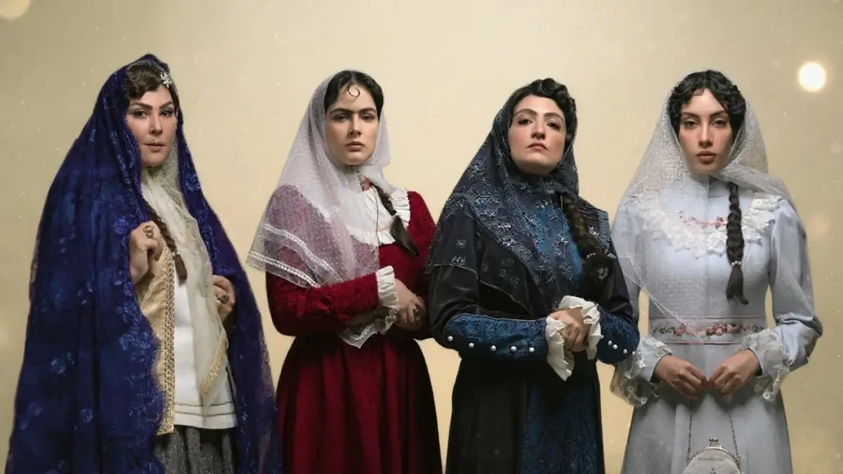 نمایی از بازیگران زن سریال بامداد خمار با لباس‌های سنتی و پوشش دوره تاریخی داستان
